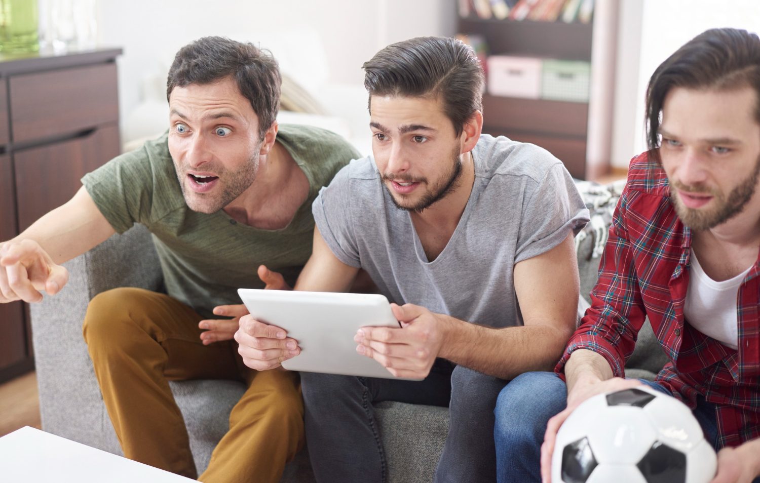 5 sinais de que você está assistindo futebol como um comentarista (e nem sabia)